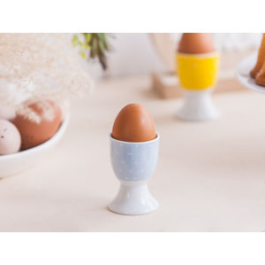 Altom Porcelánový stojanček na vajíčko Bodka, modrá